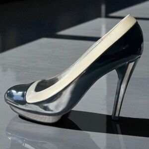 VERSACE MEDUSA Patent Leather Heels Size 37.5